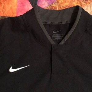 Nike Black 100% Polyester Pullover Short Sleeve
